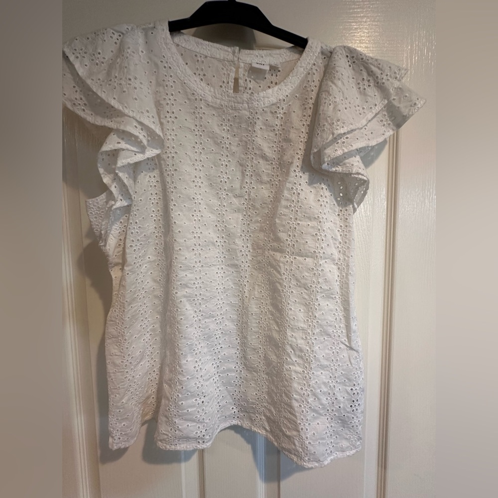 Gap Eyelet shirt